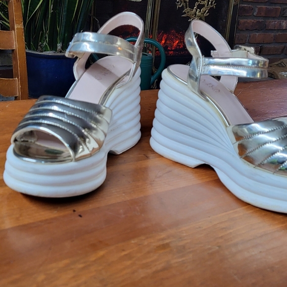 Zara Special Edition Gold Platform Sandals 37 - Picture 3 of 9